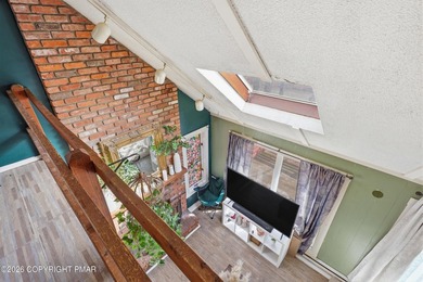 Great renovation opportunity in The Hideout! This 3-bedroom on The Hideout Golf in Pennsylvania - for sale on GolfHomes.com, golf home, golf lot