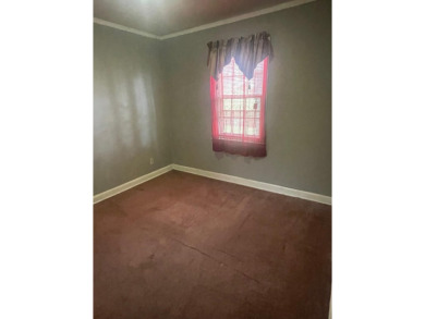 Charming 2-bedroom, 1-bath home with direct backyard access to on Pine Hill Golf Course in Tennessee - for sale on GolfHomes.com, golf home, golf lot