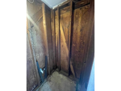 Charming 2-bedroom, 1-bath home with direct backyard access to on Pine Hill Golf Course in Tennessee - for sale on GolfHomes.com, golf home, golf lot