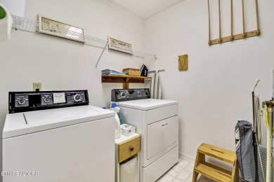 Lovely, well maintained golf front home offering 3 bedrooms & 2 on Heatherhurst Golf Course in Tennessee - for sale on GolfHomes.com, golf home, golf lot