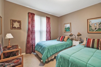 Lovely, well maintained golf front home offering 3 bedrooms & 2 on Heatherhurst Golf Course in Tennessee - for sale on GolfHomes.com, golf home, golf lot