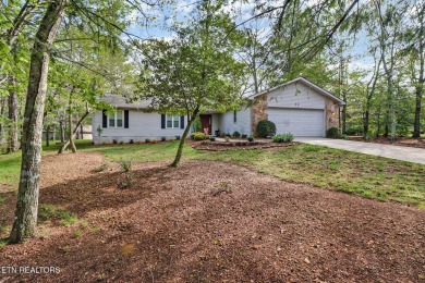 Lovely, well maintained golf front home offering 3 bedrooms & 2 on Heatherhurst Golf Course in Tennessee - for sale on GolfHomes.com, golf home, golf lot