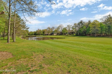 Lovely, well maintained golf front home offering 3 bedrooms & 2 on Heatherhurst Golf Course in Tennessee - for sale on GolfHomes.com, golf home, golf lot