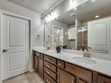 Don't miss this immaculate and beautifully updated 3-bedroom on Frisco Lakes Golf Course in Texas - for sale on GolfHomes.com, golf home, golf lot