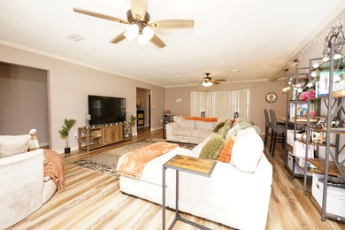 Welcome home to 606 Powell Drive in the heart of Fort Walton on Fort Walton Beach Golf Course in Florida - for sale on GolfHomes.com, golf home, golf lot