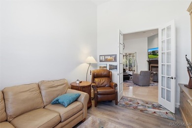 Vacant and move in ready: Meticulously Maintained Home in on Black Diamond Ranch Golf Course in Florida - for sale on GolfHomes.com, golf home, golf lot