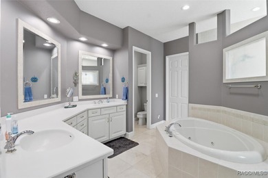 Vacant and move in ready: Meticulously Maintained Home in on Black Diamond Ranch Golf Course in Florida - for sale on GolfHomes.com, golf home, golf lot