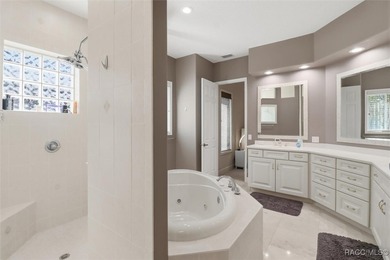 Vacant and move in ready: Meticulously Maintained Home in on Black Diamond Ranch Golf Course in Florida - for sale on GolfHomes.com, golf home, golf lot