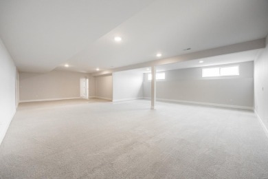 BUILDER OFFERING $15,000 INCENTIVE! Use it your way-apply it on Far Oaks Golf Club in Illinois - for sale on GolfHomes.com, golf home, golf lot