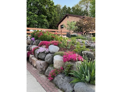 Welcome home to this impeccably maintained & updated 3 bedroom on Odana Hills Golf Course in Wisconsin - for sale on GolfHomes.com, golf home, golf lot