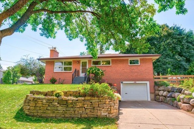 Welcome home to this impeccably maintained & updated 3 bedroom on Odana Hills Golf Course in Wisconsin - for sale on GolfHomes.com, golf home, golf lot