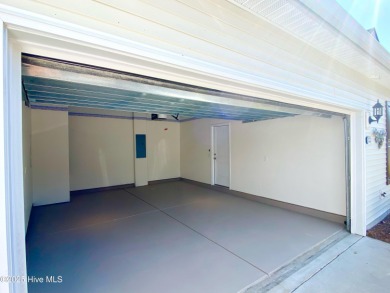 Here's your chance to own this fully furnished 3 bedroom, 2.5 on Carolina Shores Golf Course in North Carolina - for sale on GolfHomes.com, golf home, golf lot