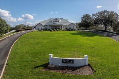 GORGEOUS POOL HOME with Custom Chef's Kitchen 3 Bedroom/3Bath on Glen Lakes Country Club in Florida - for sale on GolfHomes.com, golf home, golf lot