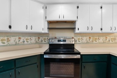 One or more photo(s) has been virtually staged. Enjoy relaxed on Falcon Watch Golf Club in Florida - for sale on GolfHomes.com, golf home, golf lot