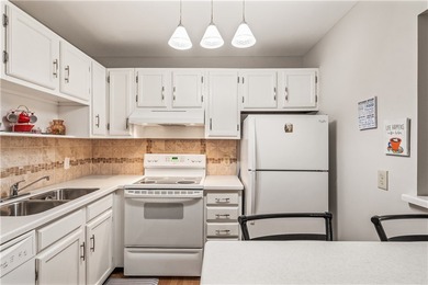 Vero Beach -55+Vista Gardens a golf front condo offering the on Vero Beach South Golf Course in Florida - for sale on GolfHomes.com, golf home, golf lot