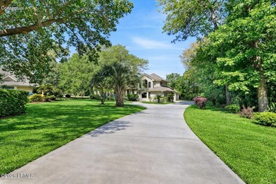 Welcome to 4 Florencia Court, a beautifully updated 3-bedroom, 3 on Country Club of Hilton Head in South Carolina - for sale on GolfHomes.com, golf home, golf lot