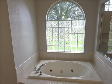 Glen Lakes Community. HOA Includes Spectrum Cable and Internet on Glen Lakes Country Club in Florida - for sale on GolfHomes.com, golf home, golf lot