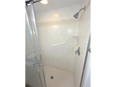 Glen Lakes Community. HOA Includes Spectrum Cable and Internet on Glen Lakes Country Club in Florida - for sale on GolfHomes.com, golf home, golf lot