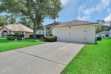 Charming, move-in ready home in the heart of Fleming Island's on Eagle Harbor Golf Club in Florida - for sale on GolfHomes.com, golf home, golf lot