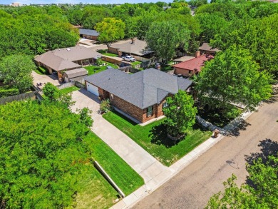 Hunsley Hills Beauty! This stunning 3 bedroom, 2 bathroom on Palo Duro Creek Golf Club in Texas - for sale on GolfHomes.com, golf home, golf lot