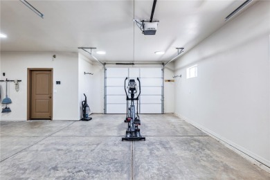 Solar power takes center stage here, with a top-of-the-line on Valle Vista Golf Course in Arizona - for sale on GolfHomes.com, golf home, golf lot