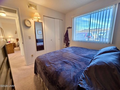 Step into easy Lake Havasu living in this inviting 2 bedroom, 1 on London Bridge Golf Course in Arizona - for sale on GolfHomes.com, golf home, golf lot