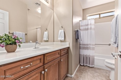 Beautifully updated Spyglass model with 2 Bed, 2 Bath + Den with on Oakwood Golf Club  in Arizona - for sale on GolfHomes.com, golf home, golf lot