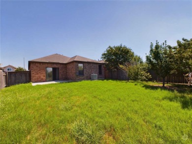 Welcome to this charming and meticulously maintained 3-bedroom on Shadow Glen Golf Club in Texas - for sale on GolfHomes.com, golf home, golf lot