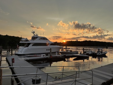 ** Listing Agent is owner**  Discover the beauty of riverfront on Wachesaw Plantation Club in South Carolina - for sale on GolfHomes.com, golf home, golf lot