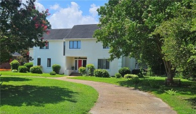 *INSTANT EQUITY* Welcome to 9104 River Cres, a beautifully on Cedar Point Country Club in Virginia - for sale on GolfHomes.com, golf home, golf lot