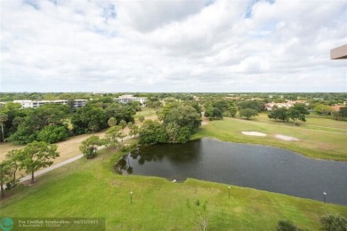 THIS 3 BEDROOM/ 2.5 BATH UNIT OFFERS COMFORTABLE LIVING AT A on Palm-Aire Country Club and Resort - Palms in Florida - for sale on GolfHomes.com, golf home, golf lot