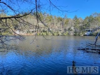 A large estate-sized lake front lot, off-campus to Highlands on Highlands Country Club in North Carolina - for sale on GolfHomes.com, golf home, golf lot