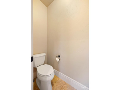 Turn-Key Luxury in Banbury Meadows Golf Course Community! Enjoy on BanBury Golf Club in Idaho - for sale on GolfHomes.com, golf home, golf lot