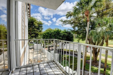 Welcome to this 2 bedroom/2 bathroom apartment in the Gardens of on Boca Grove Golf and Tennis in Florida - for sale on GolfHomes.com, golf home, golf lot