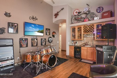 GOLF COURSE LIVING DONE RIGHT. Welcome to your front-row seat on on London Bridge Golf Course in Arizona - for sale on GolfHomes.com, golf home, golf lot