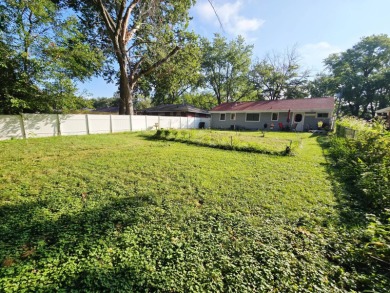 Discover this inviting 3-bedroom ranch near Wakonda Golf Club in on Wakonda Club in Iowa - for sale on GolfHomes.com, golf home, golf lot