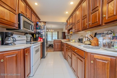 Make your appointment today to tour this beautiful townhouse in on Hunting Creek Country Club in Kentucky - for sale on GolfHomes.com, golf home, golf lot