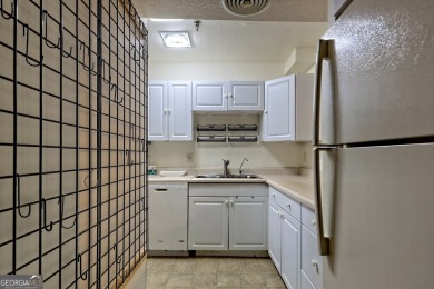 Newly carpeted,  open floor plan, large dining & living room on Kingwood Golf Club and Resort in Georgia - for sale on GolfHomes.com, golf home, golf lot