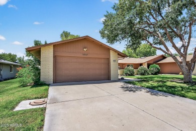 Lots of WOW factor in this REFRESHED Gemini-Twin!  New roof in on Pebblebrook Golf Course in Arizona - for sale on GolfHomes.com, golf home, golf lot