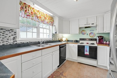 Cape Cod meets Southport! Location Location Location. Vintage on The Lakes Country Club in North Carolina - for sale on GolfHomes.com, golf home, golf lot
