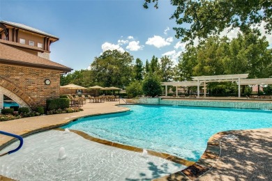 Well designed home featuring 2,625 sf of generous room sizes on Heritage Ranch Golf and Country Club in Texas - for sale on GolfHomes.com, golf home, golf lot