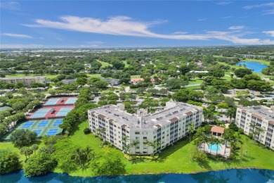 Outstanding 3 Bed 2 Bath Corner Unit in Palm Aire, Newer on Palm-Aire Country Club and Resort - The Oaks in Florida - for sale on GolfHomes.com, golf home, golf lot