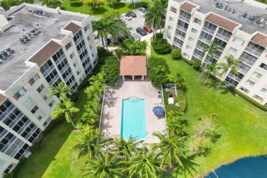 Outstanding 3 Bed 2 Bath Corner Unit in Palm Aire, Newer on Palm-Aire Country Club and Resort - The Oaks in Florida - for sale on GolfHomes.com, golf home, golf lot