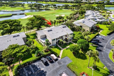 Pinnacle top-floor residence in Eastgate boasting panoramic on Hunters Run Golf and Country Club in Florida - for sale on GolfHomes.com, golf home, golf lot
