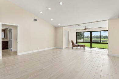 Pinnacle top-floor residence in Eastgate boasting panoramic on Hunters Run Golf and Country Club in Florida - for sale on GolfHomes.com, golf home, golf lot