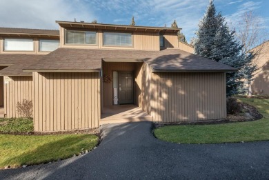 Exceptionally well maintained end unit townhome on the 6th green on Eagle Crest Golf Resort - Resort Course in Oregon - for sale on GolfHomes.com, golf home, golf lot