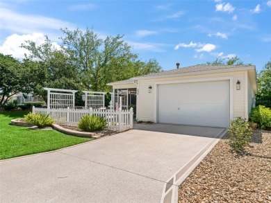 Located in The Village of Ashland! TURNKEY Exceptional 2/2 on The Links of Spruce Creek in Florida - for sale on GolfHomes.com, golf home, golf lot