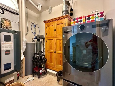Beautifully Renovated 2 Bed / 2 Bath Condo on Worthington on Worthington Country Club in Minnesota - for sale on GolfHomes.com, golf home, golf lot