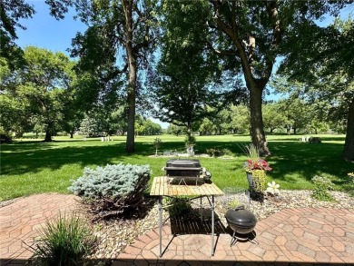 Beautifully Renovated 2 Bed / 2 Bath Condo on Worthington on Worthington Country Club in Minnesota - for sale on GolfHomes.com, golf home, golf lot
