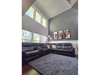 Stunning 2 story townhome in sought after Hidden Lake on Seven Bridges Golf Club in Illinois - for sale on GolfHomes.com, golf home, golf lot